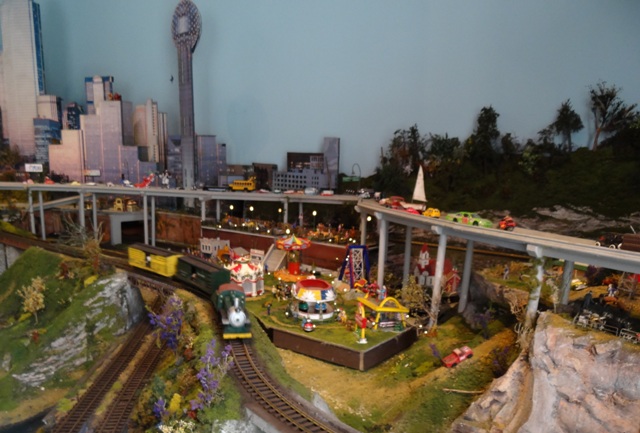 Children's Medical Center G gauge train layout